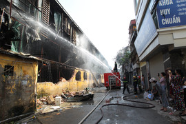 Tổng cục Môi trường: 'Bán kính 200 m quanh kho Rạng Đông không an toàn'