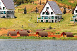 Ai đang phá hoại hồ nước đẹp nhất Đà Lạt?