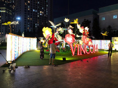 Trung tâm thương mại, siêu thị Hà Nội trang trí sáng rực đón Trung Thu