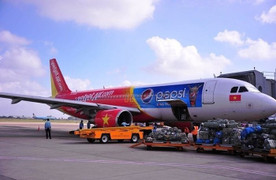 Vietjet muốn tự lo dịch vụ mặt đất Nội Bài và Cam Ranh: Cục hàng không xin ý kiến Bộ GTVT