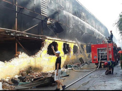 Cháy công ty Rạng Đông: Nhiều phụ huynh trường tiểu học Hạ Đình muốn con nghỉ học