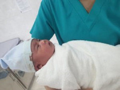 Sinh sớm 3 tuần, bé trai vẫn có trọng lượng lớn nhất từ trước đến nay ở Quảng Ngãi