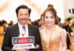 Quỳnh Nga cùng dàn diễn viên 'Về nhà đi con' nhận giải 'Phim truyền hình ấn tượng'