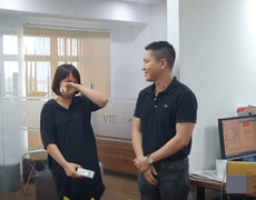 Nữ nhân viên ở Hà Nội bất ngờ được sếp tặng quà gần 1 tỷ đồng
