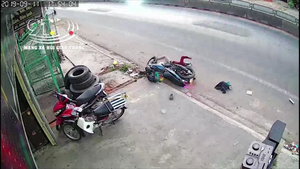 Clip: 'Thần chết ngủ quên', người đàn ông may mắn không bị xe tải chèn qua đầu