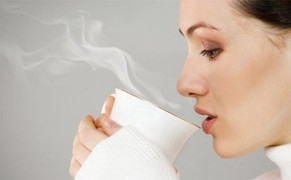 Lợi ích không ngờ nếu bạn uống nước ấm ngay khi thức dậy