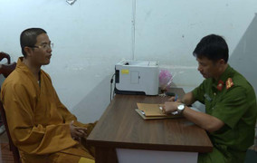 Nhà sư đập vỡ kính ô tô được đưa đi điều trị tâm thần