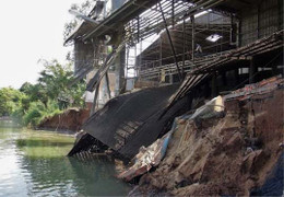 'Nước đói' phù sa khiến sông lớn, sông nhỏ ở ĐBSCL đua nhau sạt lở