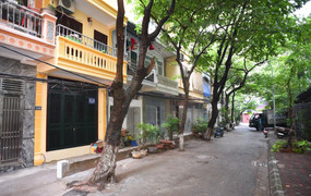 Video: Cận cảnh khu đô thị sát Công ty Rạng Đông có 90% người dân rời đi