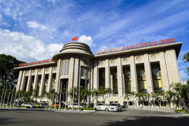 Ngân hàng Nhà nước bất ngờ công bố giảm một loạt lãi suất điều hành