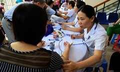 Rất đông người dân phường Hạ Đình đang điều trị ở bệnh viện đa khoa Xanh - Pôn