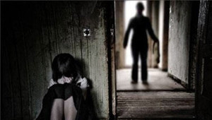 Sau khi giở trò đồi bại với bé 4 tuổi ở Hà Nội, gã bác họ nhận làm chó xin tha thứ