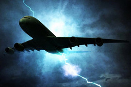 Điều gì xảy ra khi một chiếc máy bay lao thẳng vào tâm bão?