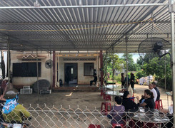 Anh trai gửi lại tin nhắn lạ cho em rồi treo cổ chết tại chuồng bò