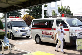 Bé 3 tuổi bị bỏ quên 7 tiếng trên xe đưa đón học sinh: Bộ GD&ĐT yêu cầu làm rõ