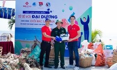 1.000 thanh niên Quảng Bình xung kích tham gia chiến dịch làm sạch biển