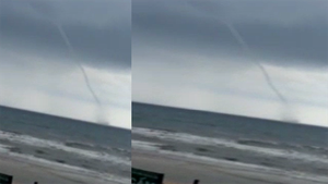 Clip: Vòi rồng xuất hiện trên biển Hà Tĩnh