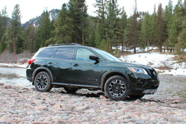 Nissan Pathfinder 2020 chốt giá từ gần 760 triệu đồng