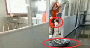 Nhà ăn trường tiểu học dùng bột giặt rửa bát đĩa, hiệu trưởng bị đình chỉ