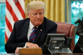 Ông Trump hứa gì với lãnh đạo nước ngoài mà khiến tình báo Mỹ ‘đứng ngồi không yên’?