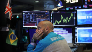 Tăng trưởng kinh tế thế giới nguy cơ chạm đáy 1 thập kỷ