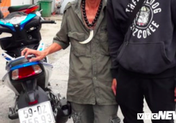 Bị 'hiệp sĩ' truy đuổi, 3 tên trộm vung dao chém loạn xạ