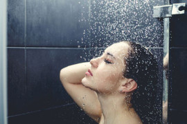 Lời khuyên từ các bác sỹ: Không nên tắm hàng ngày