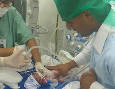 Bé gái chào đời từ người mẹ chết não