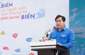 Tuổi trẻ Bình Thuận đồng loạt ra quân hưởng ứng chiến dịch làm sạch biển
