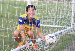 Đồng đội nghịch tóc Đức Chinh, Văn Toàn cười sảng khoái trong buổi tập đầu tiên