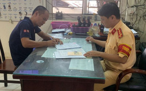 Gã lái xe Kia Morning ngang ngược, quyết không nhường đường xe cứu hoả bị công an xử lý