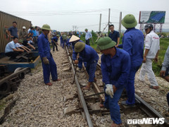 Đường sắt Bắc - Nam thông tuyến sau tai nạn tàu hỏa ở Nghệ An