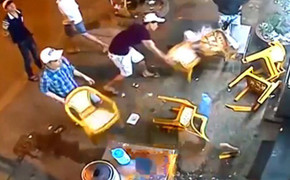 Khởi tố kẻ đập ly bia vào mặt đại úy công an ở Sóc Trăng