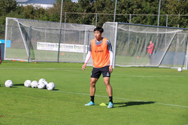 Video: Văn Hậu lừa bóng qua thủ môn ghi bàn, sẵn sàng đá trận ra mắt Heerenveen