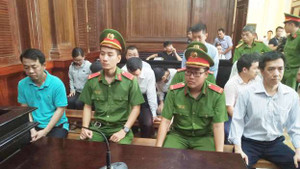 Video: Nóng bỏng phần tranh luận chứng cứ của Cục Quản lý dược trong phiên tòa VN Pharma