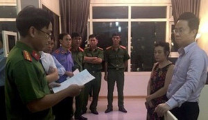 Giảng viên chiếm giữ nhà dân ở TP.HCM đòi có mẹ chứng kiến khi công an khám nhà