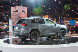 Toyota công bố giá bán SUV địa hình RAV4 TRD Off-Road 2020