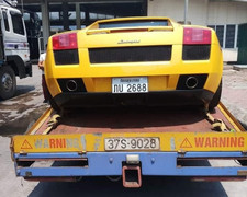 Siêu xe Lamborghini Gallardo biển số Lào xuất hiện tại Hà Tĩnh