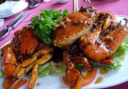 Ăn 4 con cua và uống rượu, người đàn ông nhập viện cấp cứu