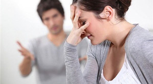 Chồng cơ cực làm thuê xứ người, vợ ở nhà say đắm đại gia rởm dâng hết hơn tỷ đồng