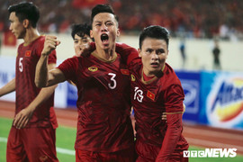 Quang Hải lập siêu phẩm, tuyển Việt Nam xuất sắc đánh bại Malaysia