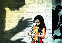 Khởi tố 'ông nội hờ' 77 tuổi nhiều lần xâm hại bé gái