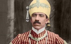 Cuộc sống xa hoa của ông vua giàu nhất thế giới