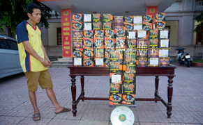 Công an mật phục, bắt xe tải chở hơn 3 tạ pháo lậu từ Đắk Lắk ra Hà Nội