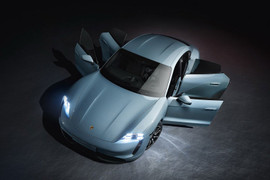 Porsche Taycan 4S ra mắt, giá hơn 2 tỷ đồng