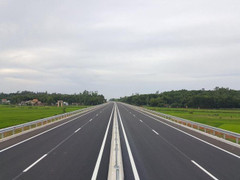 Hạ tiêu chí mời thầu cao tốc Bắc Nam: 'Miếng bánh ngon' cho doanh nghiệp Việt