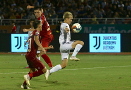 Đánh bại đương kim Á quân TP.HCM, HAGL trụ hạng thành công