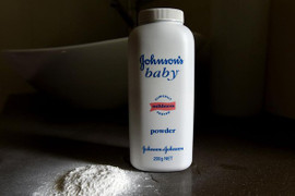 Johnson & Johnson thu hồi 33.000 sản phẩm chứa chất gây ung thư Amiang
