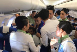 Cứu nữ hành khách co giật, cắn lưỡi trên máy bay từ Hà Nội đi Buôn Ma Thuột