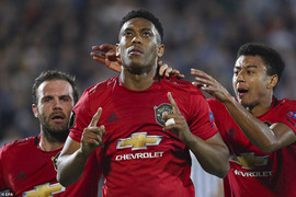 Man Utd lần đầu thắng sân khách mùa này